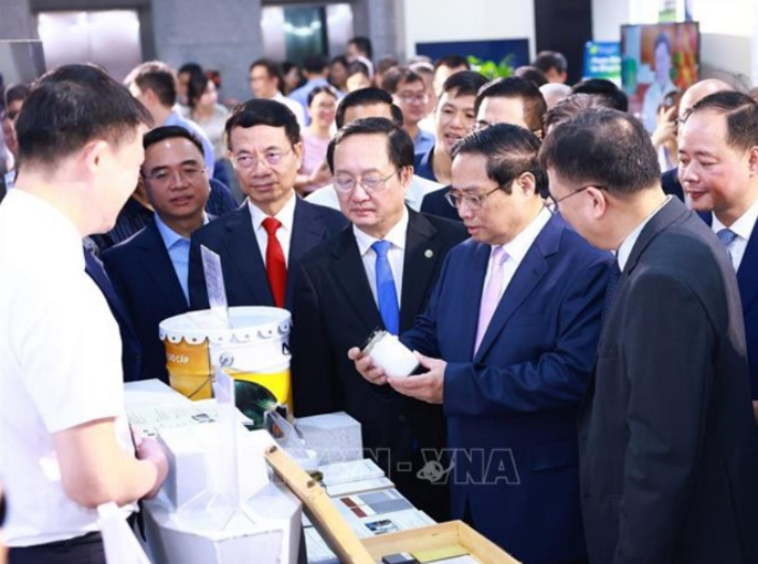 Advanced Polymer And Composite Materials Laboratory